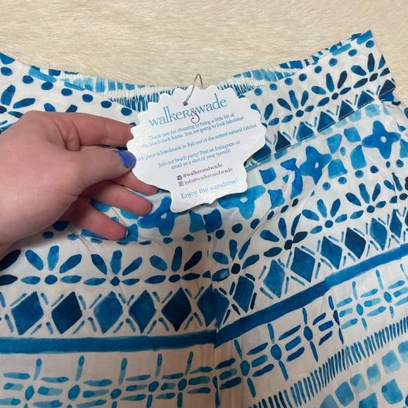 Walker & Wade Catalina Pant in the "Blue Lagoon" pattern - Picture 8 of 9